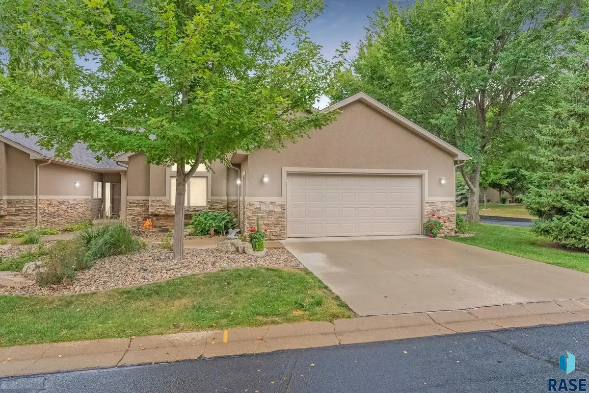 711 70th Pl E, Sioux Falls, SD 57108 - #1