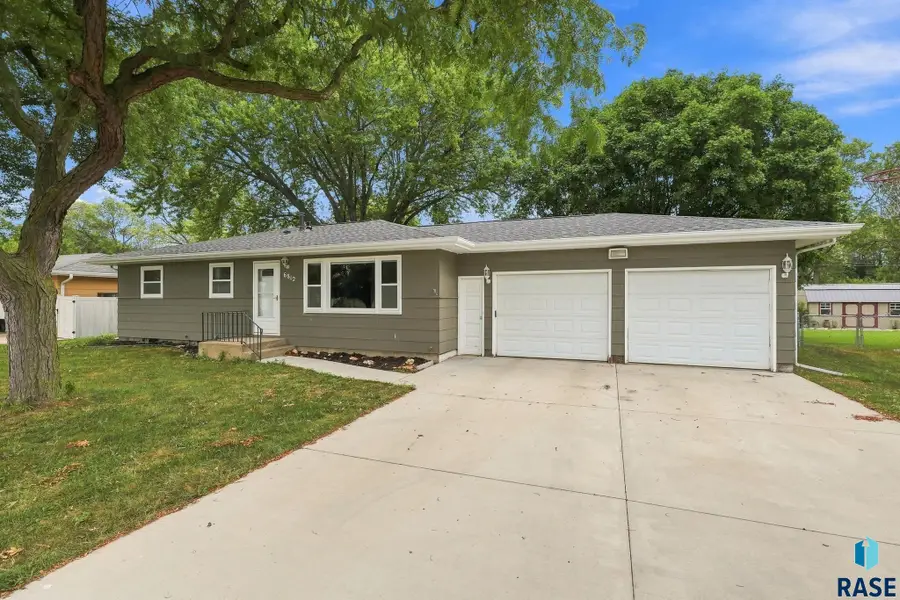 6812 W 6th St, Sioux Falls, SD 57107 - #2