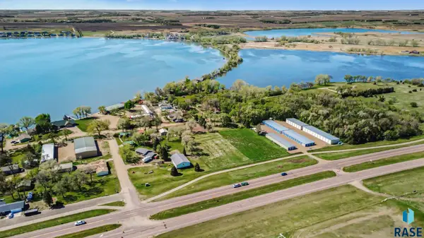 6090 Dakota Ave, Madison, SD 57042