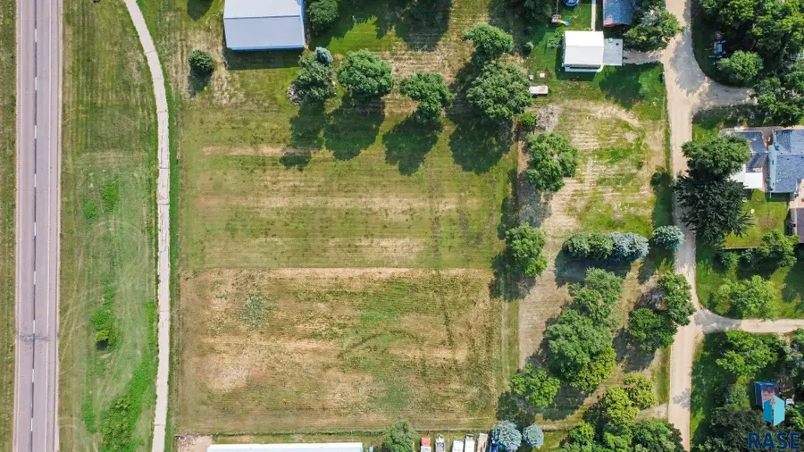 6090 Dakota Ave, Madison, SD 57042 - #2