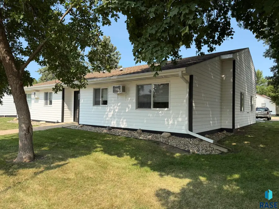 310 E 3rd St, Bridgewater, SD 57319 - #3