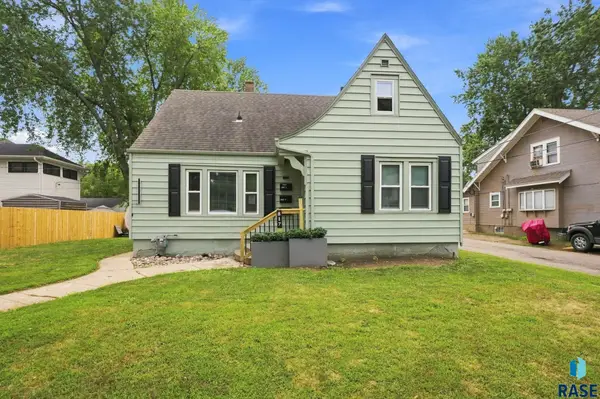 817 W 15th St, Sioux Falls, SD 57104