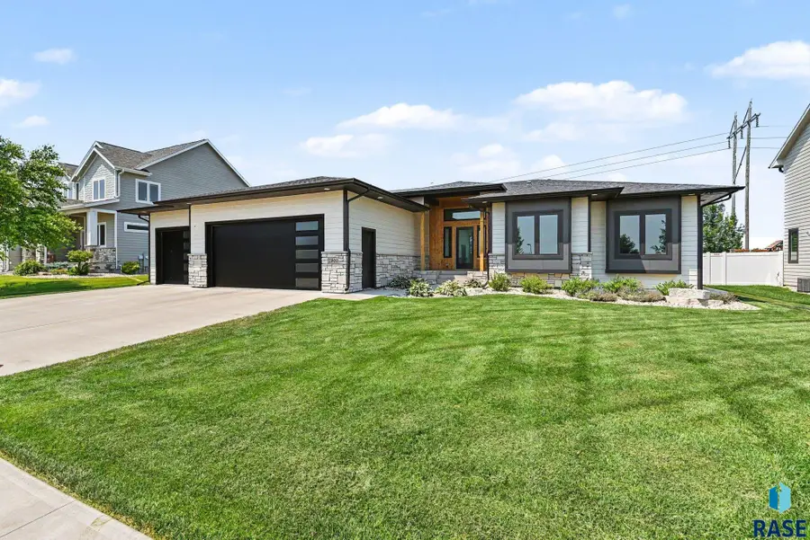 2500 W 95th St, Sioux Falls, SD 57108 - #3