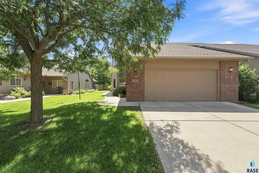 3562 91st Pl, Sioux Falls, SD 57108 - #2