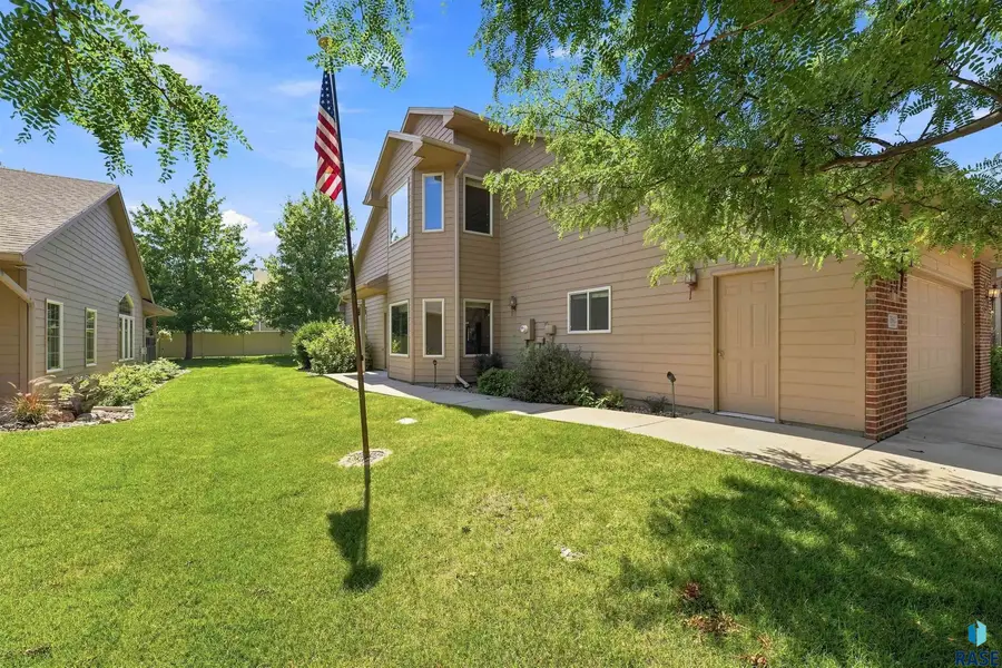 3562 91st Pl, Sioux Falls, SD 57108 - #3