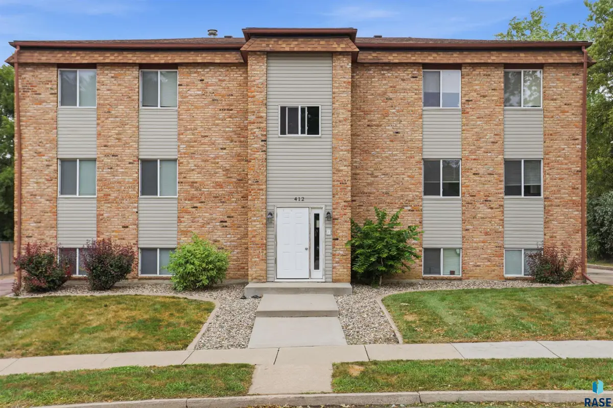 412 S Thompson Ave, Sioux Falls, SD 57103 - #1