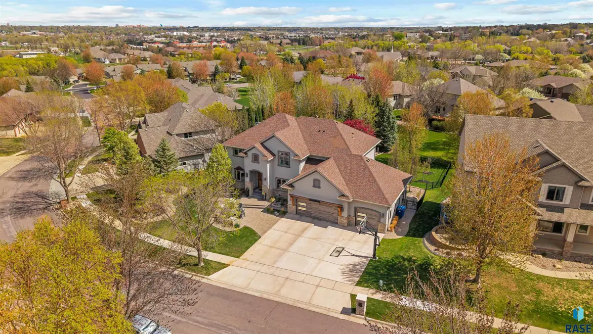 5604 S Jersey Tess Dr, Sioux Falls, SD 57108 - #1