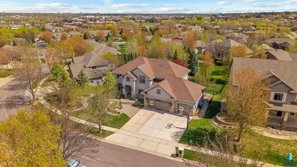 5604 S Jersey Tess Dr, Sioux Falls, SD 57108