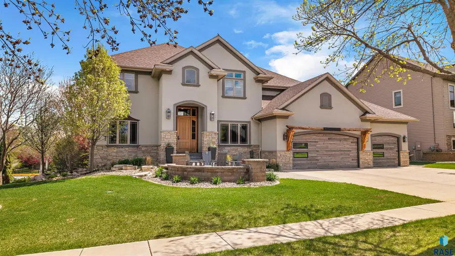 5604 S Jersey Tess Dr, Sioux Falls, SD 57108 - #2