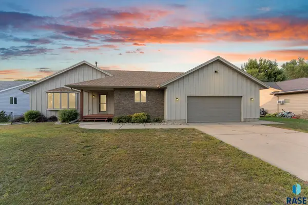 104 E 9th St, Crooks, SD 57020