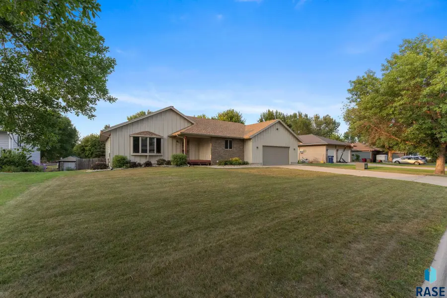 104 E 9th St, Crooks, SD 57020 - #3