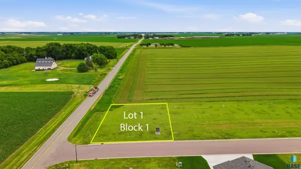 1301 Castle St, Larchwood, IA 51241