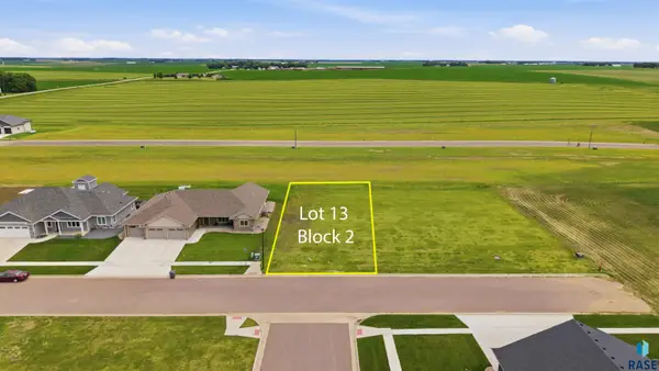 1501 Willard Ln, Larchwood, IA 51241