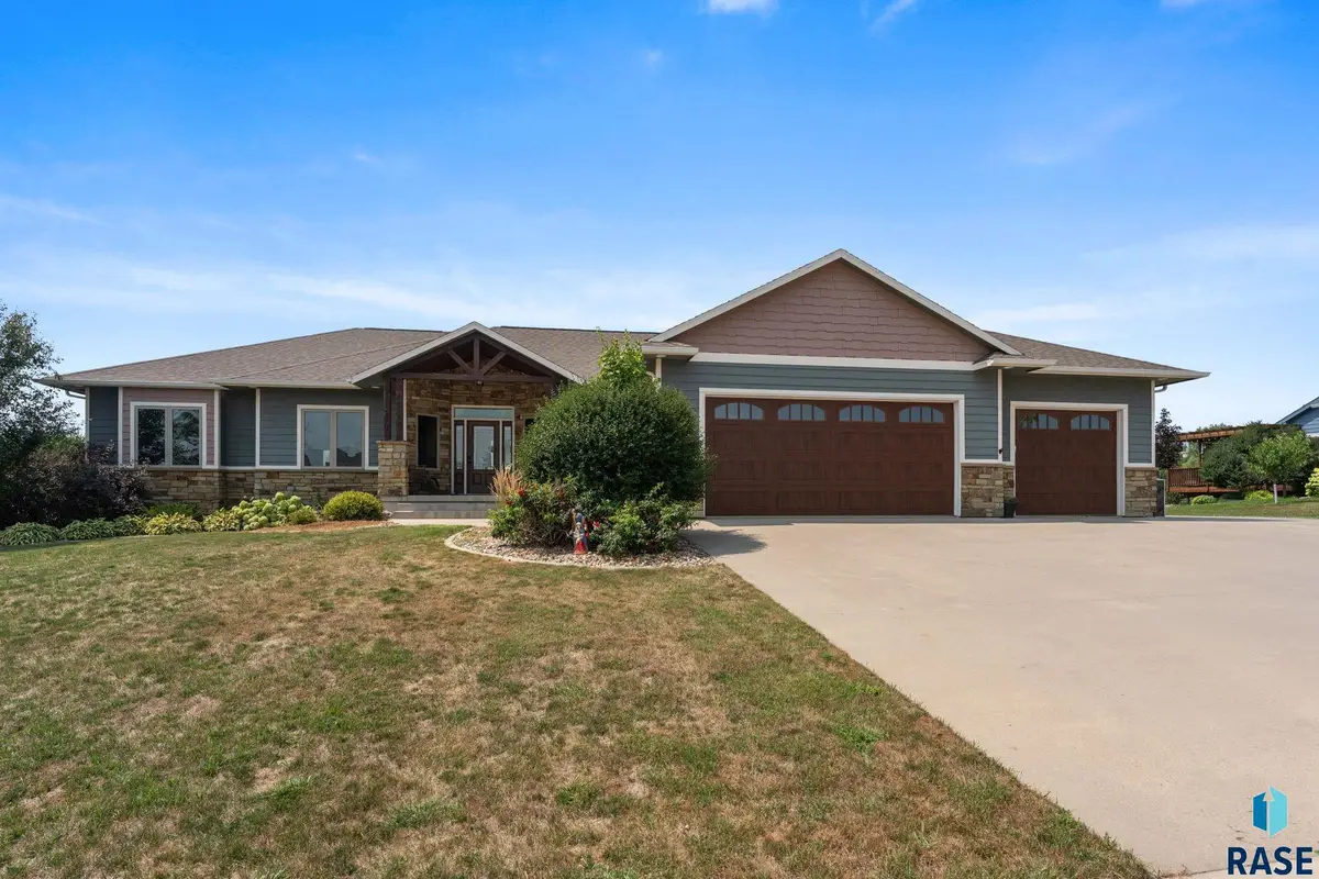 1005 Andrew Dr, Crooks, SD 57020 - #1