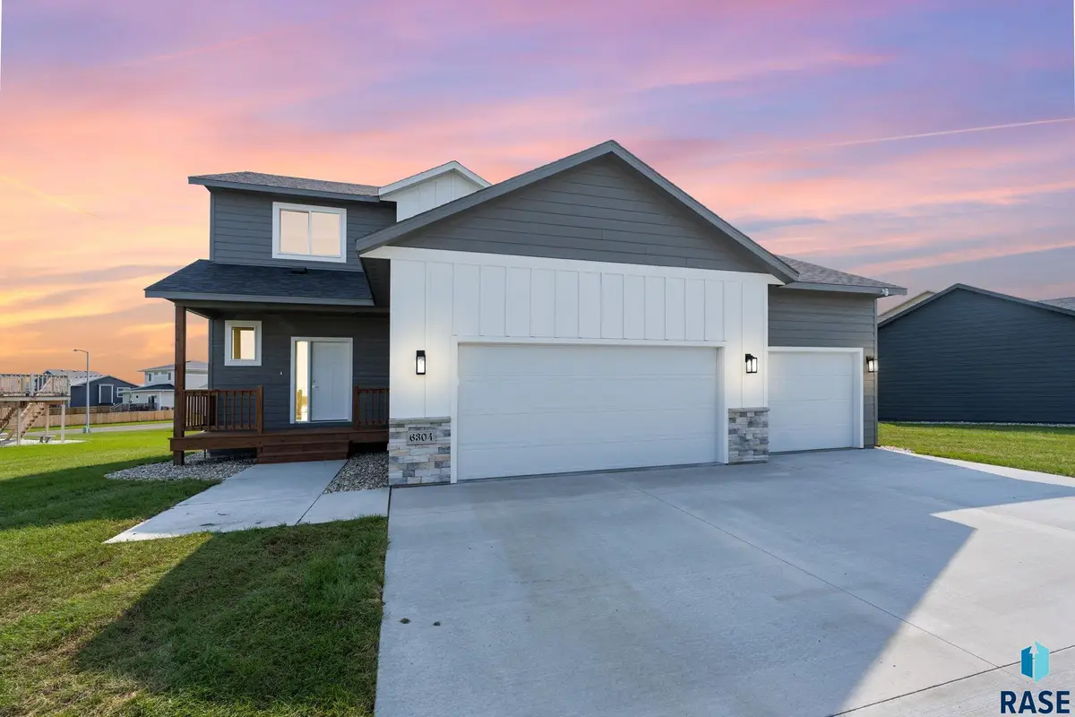 6304 S Dublin Ave, Sioux Falls, SD 57106 - #1