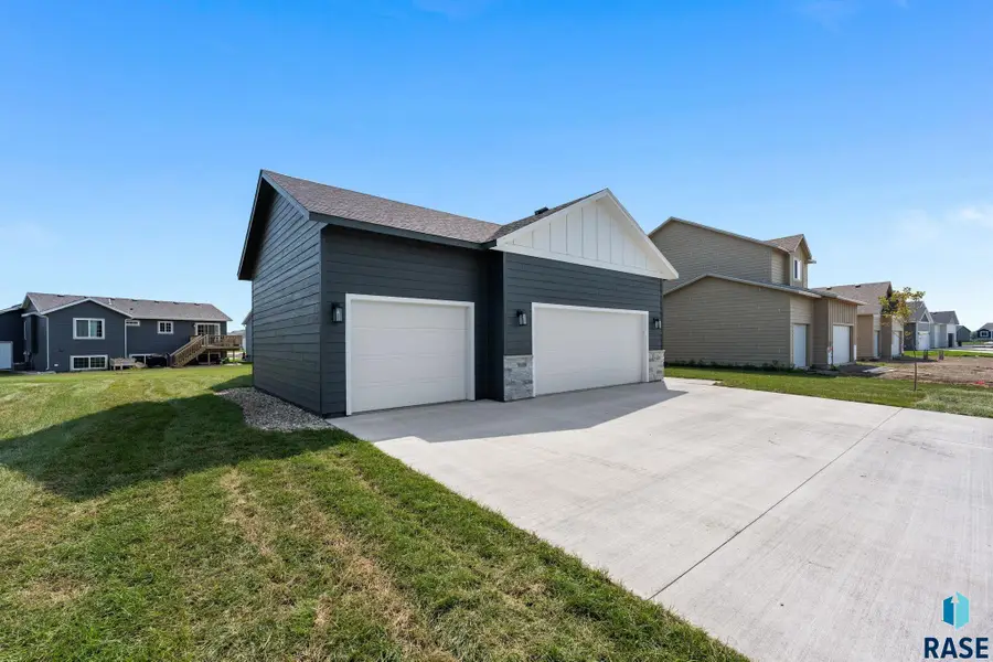 6400 S Dublin Ave, Sioux Falls, SD 57106 - #3