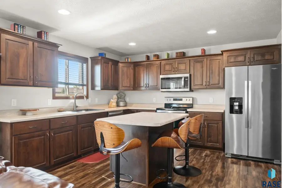 4205 N Knob Hill Ct Ct, Sioux Falls, SD 57107 - #3