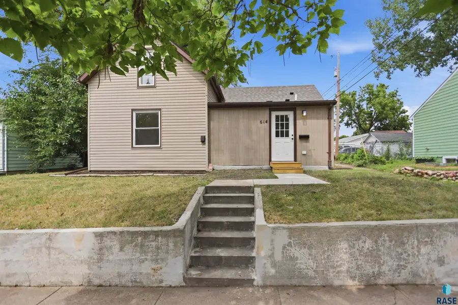 614 W 1st St, Sioux Falls, SD 57104 - #2