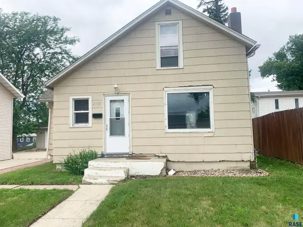 2105 S Duluth Ave, Sioux Falls, SD 57105