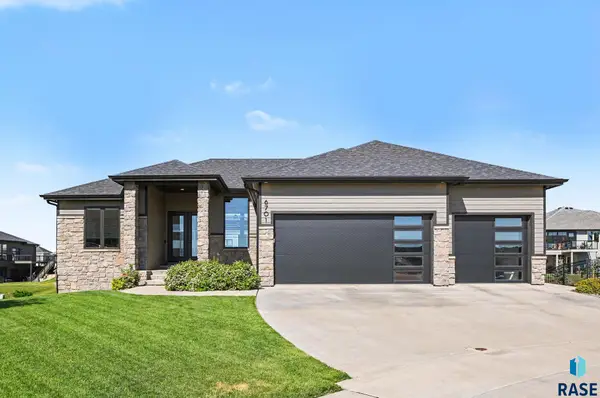 6701 E Spitfire Cir, Sioux Falls, SD 57110