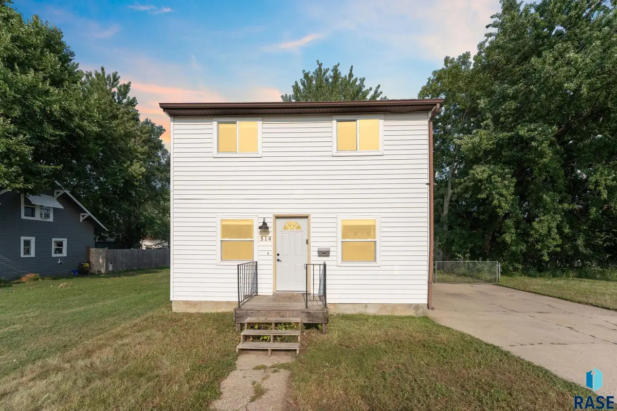 514 S 5th Ave, Sioux Falls, SD 57104 - #1