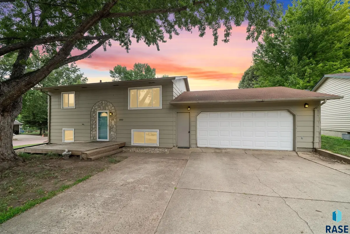 1000 S Gordon Dr, Sioux Falls, SD 57110 - #1