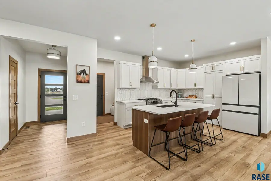 1001 S Moonlight Cir, Brandon, SD 57005 - #3