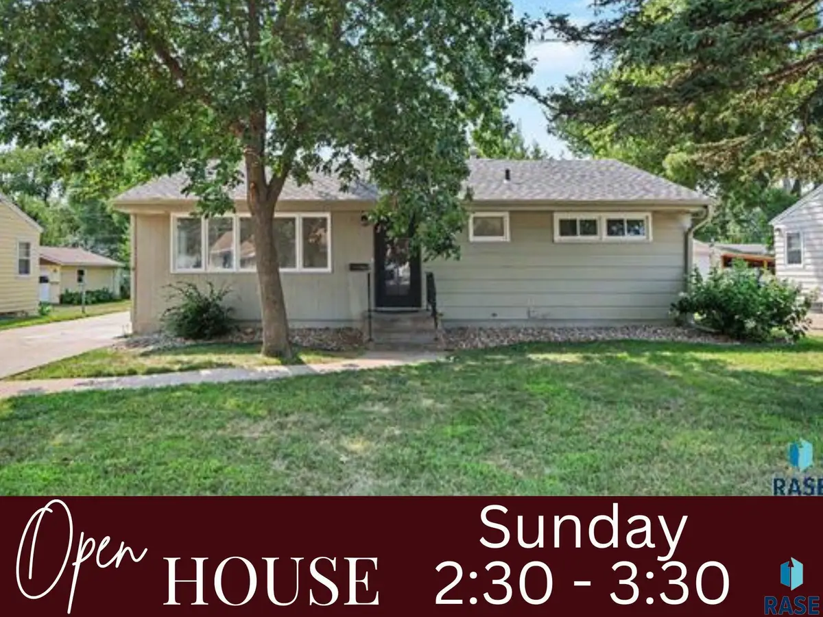 2905 S West Ave, Sioux Falls, SD 57105 - #1