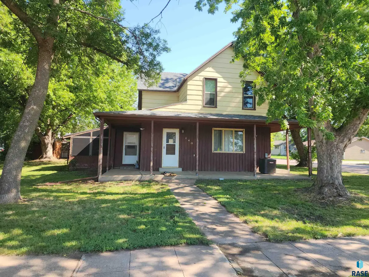 140 E Lincoln Ave, Salem, SD 57058 - #1