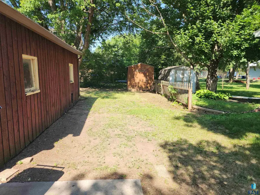 140 E Lincoln Ave, Salem, SD 57058 - #3