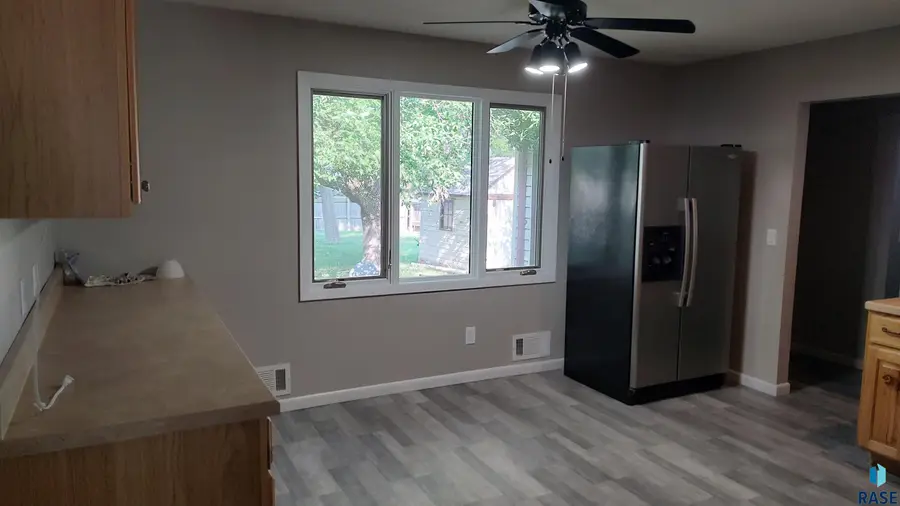 307 N 8th St, Beresford, SD 57004 - #3