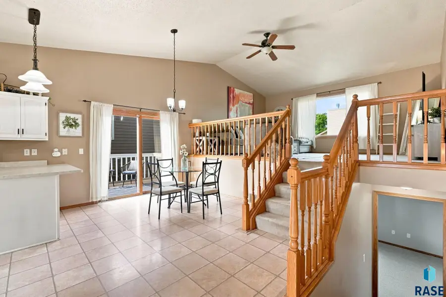 2738 S Avondale Ct, Sioux Falls, SD 57110 - #3