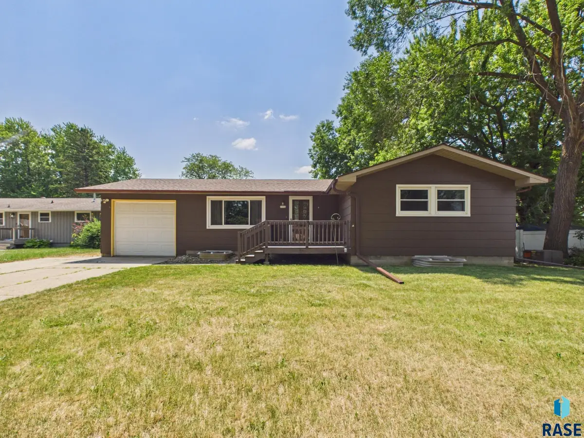 1112 Forest St, Brookings, SD 57006 - #1