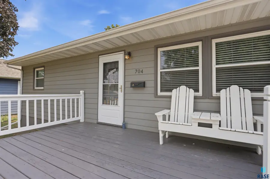 704 S Holt Ave, Sioux Falls, SD 57103 - #2