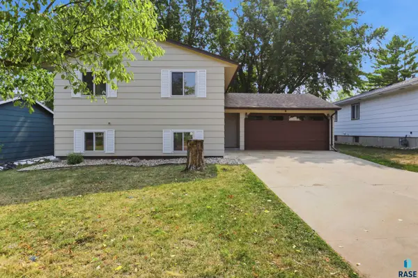 1004 S Clover Ave, Sioux Falls, SD 57110