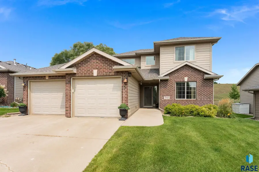 5016 S Winston Ln, Sioux Falls, SD 57108 - #2