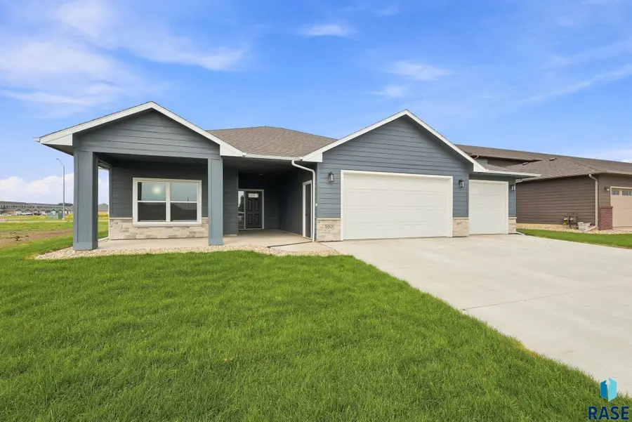 5801 S Yarrow Trl, Sioux Falls, SD 57108 - #2