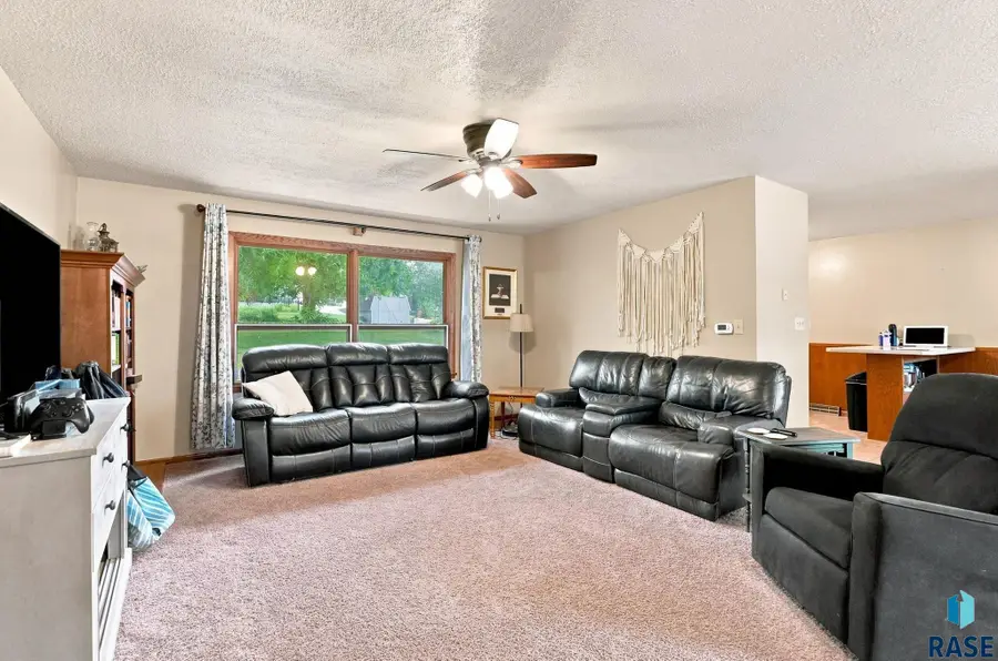 104 W 5th St, Dell Rapids, SD 57022 - #3