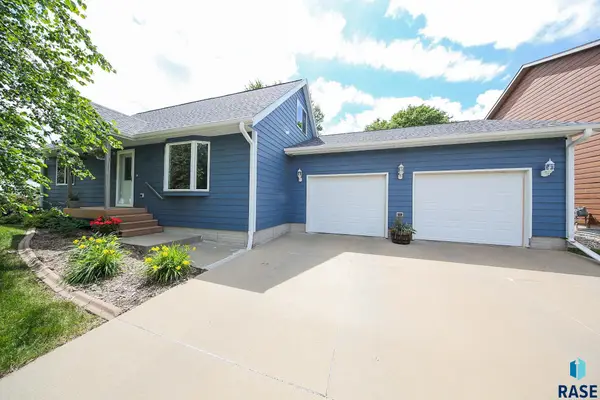 5309 S Holbrook Ave, Sioux Falls, SD 57106