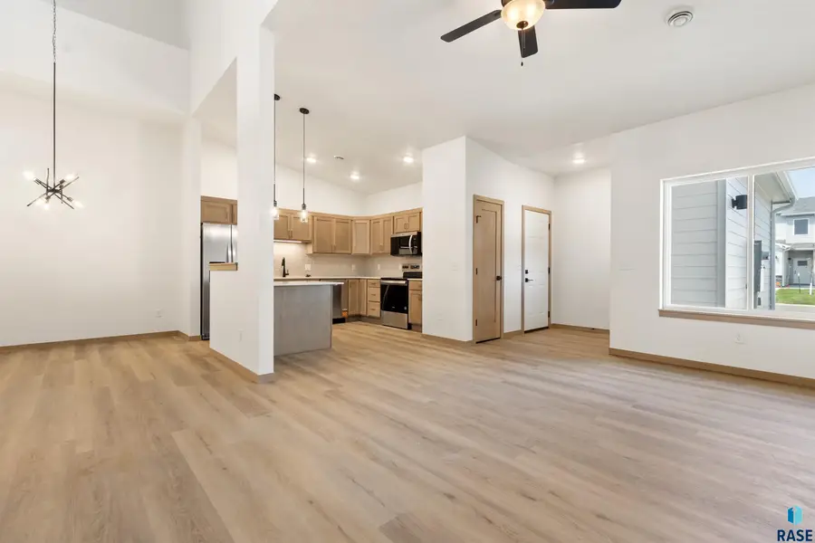 2403 E Jetty Pl, Sioux Falls, SD 57108 - #2