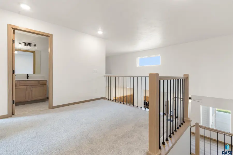 2403 E Jetty Pl, Sioux Falls, SD 57108 - #3