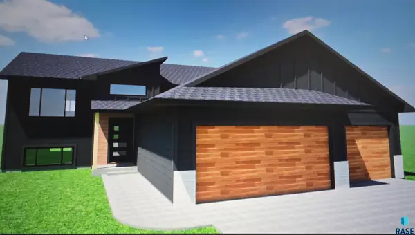 1106 Cyber Ct, Madison, SD 57042