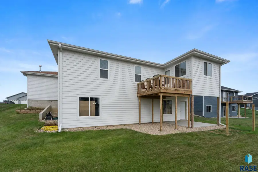916 Trojan Ave, Hartford, SD 57033 - #3