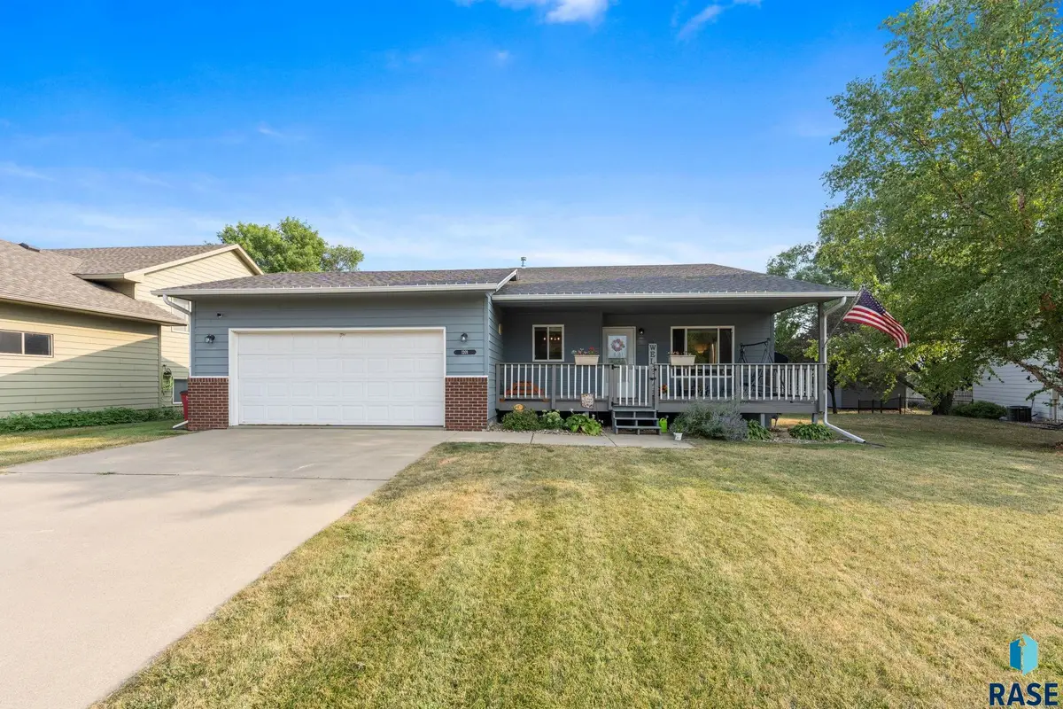 1201 E 68th St N, Sioux Falls, SD 57104 - #1