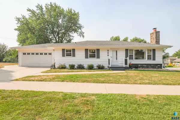2309 W Oak St, Sioux Falls, SD 57105
