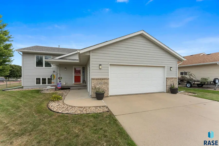 406 S Eastern Ave, Hartford, SD 57033 - #3