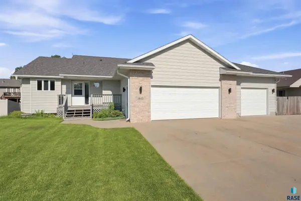 1613 S Purdue Ave, Sioux Falls, SD 57106