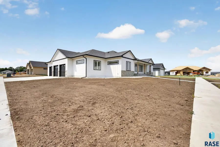 151 Mydland Cir, Harrisburg, SD 57032 - #2