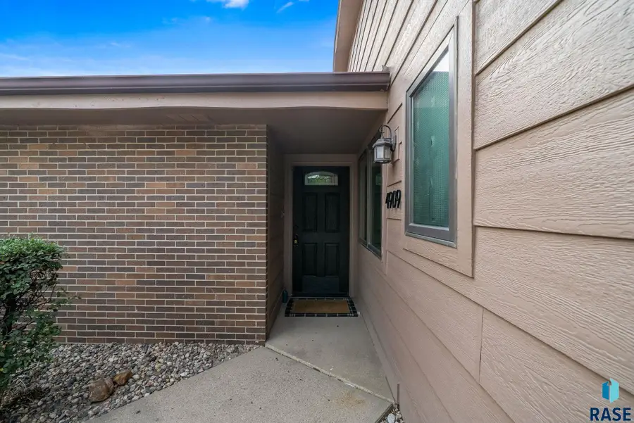 4909 S Oxbow Ave, Sioux Falls, SD 57106 - #2