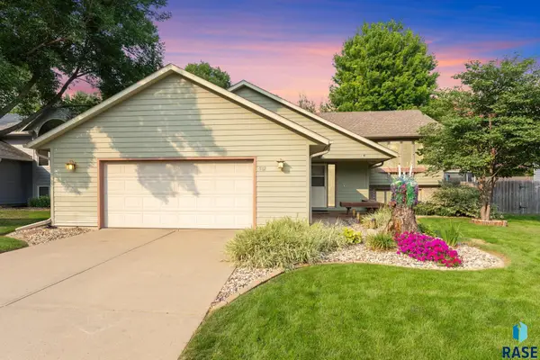 5112 E Blueridge Dr, Sioux Falls, SD 57110